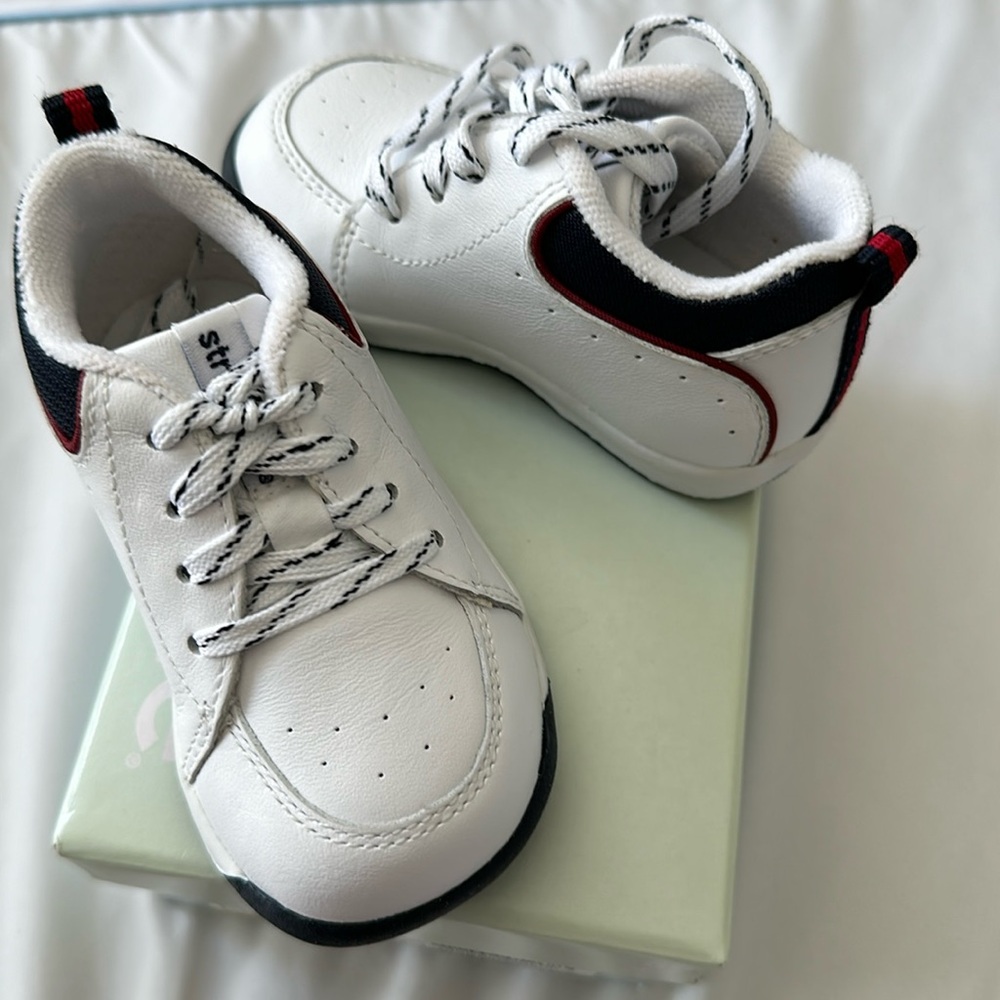 Stride right high top gym shoes